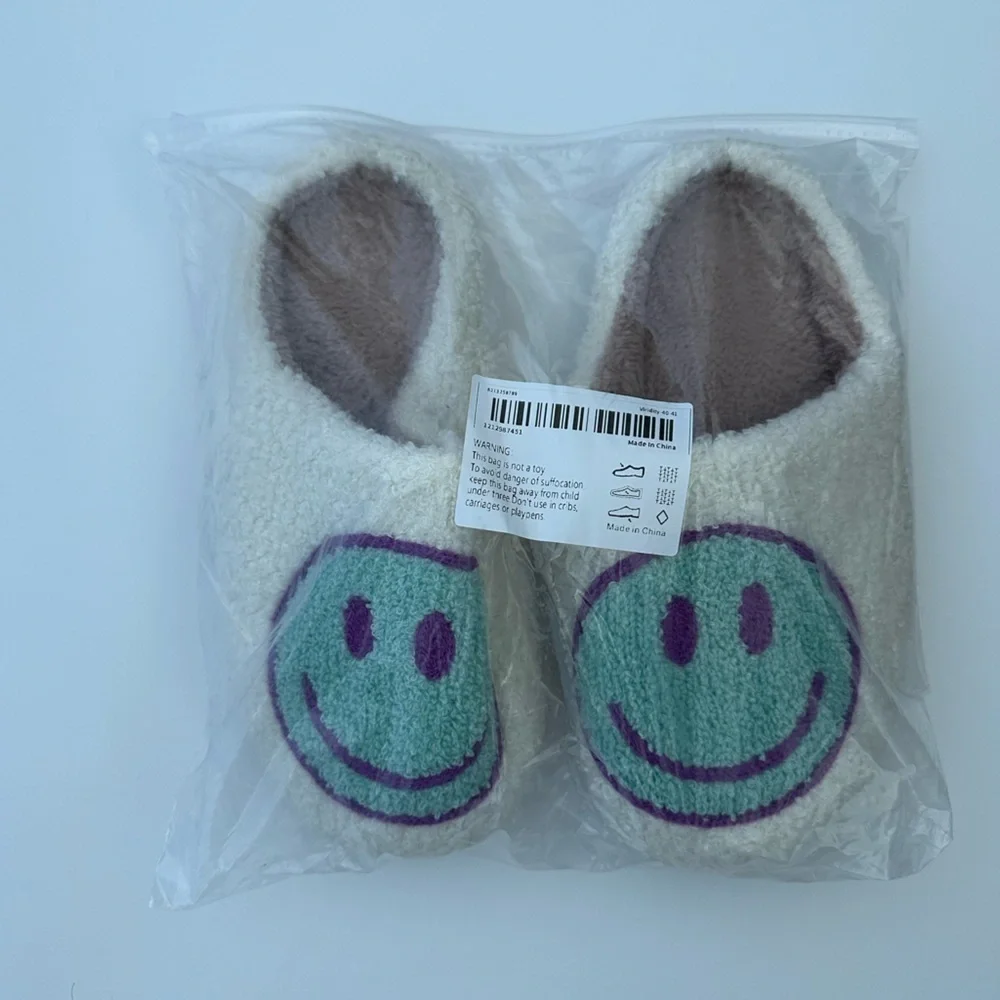 Smiley Face Plush Slippers, size 7.5-8 - Picture 2 of 5